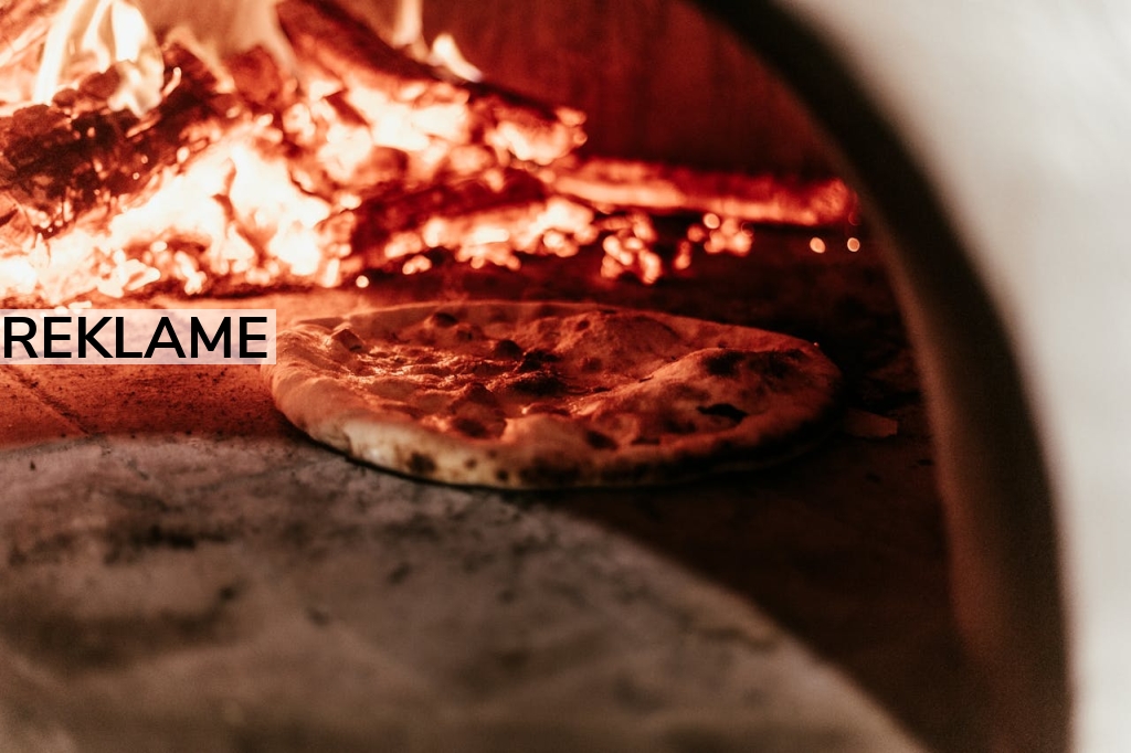 You are currently viewing Hygge i haven med en udendørs pizzaovn: Nyd de lyse aftener med hjemmelavet pizza